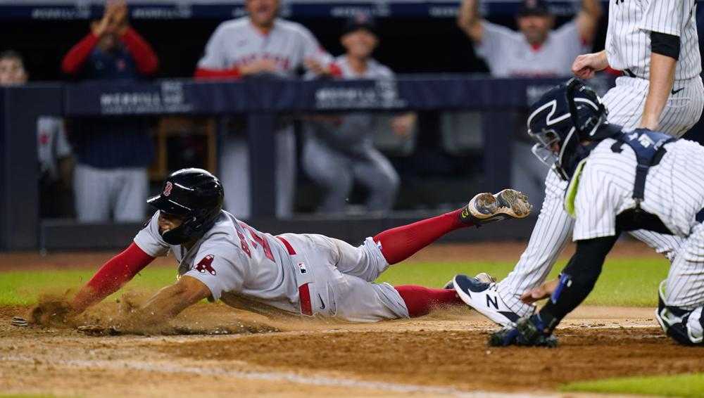 Red Sox win 4-1, 6-2 to sweep Yankees in series