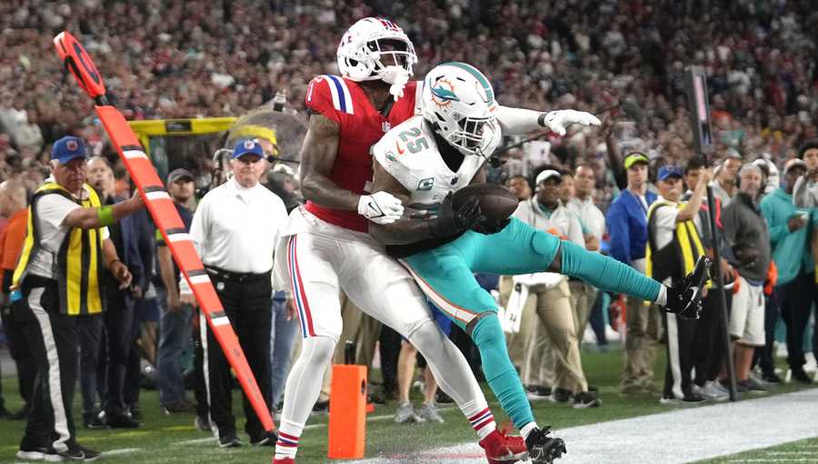 Patriots show fight to the end, but fall to Dolphins in Sunday