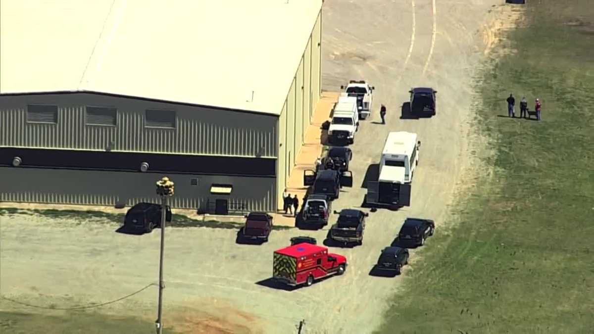 Oklahoma law enforcement respond to hostage situation in Yale