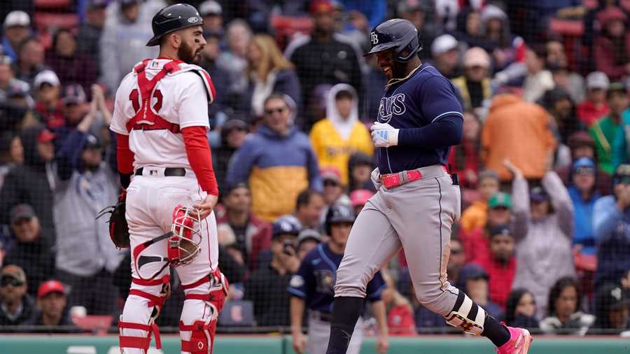 Red Sox sloppy in field, fall to division rival Rays