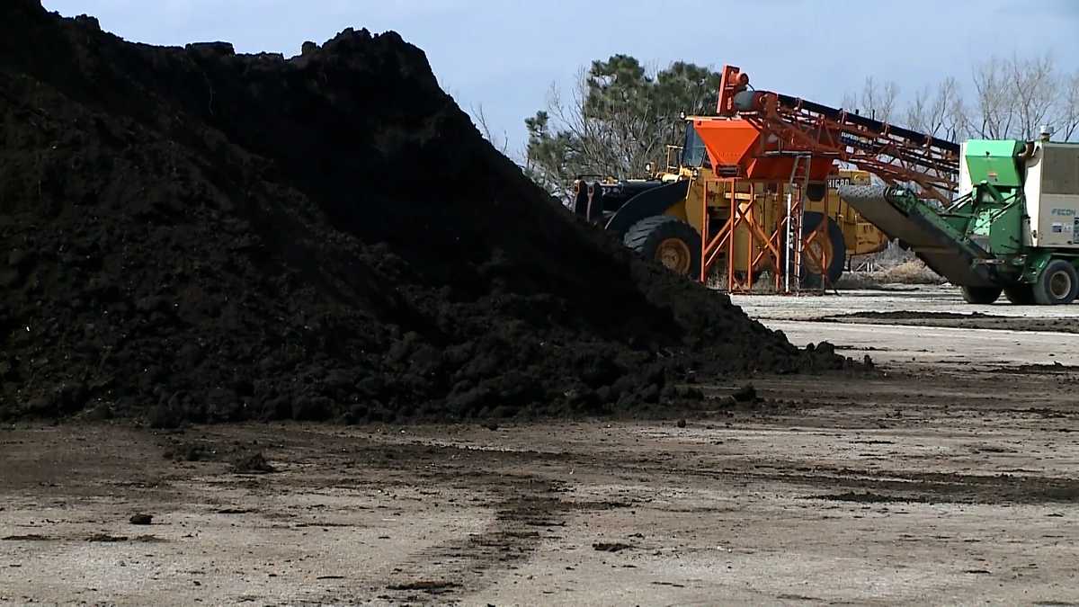 Despite pushback, Omaha moves to accept Bellevue's yard waste