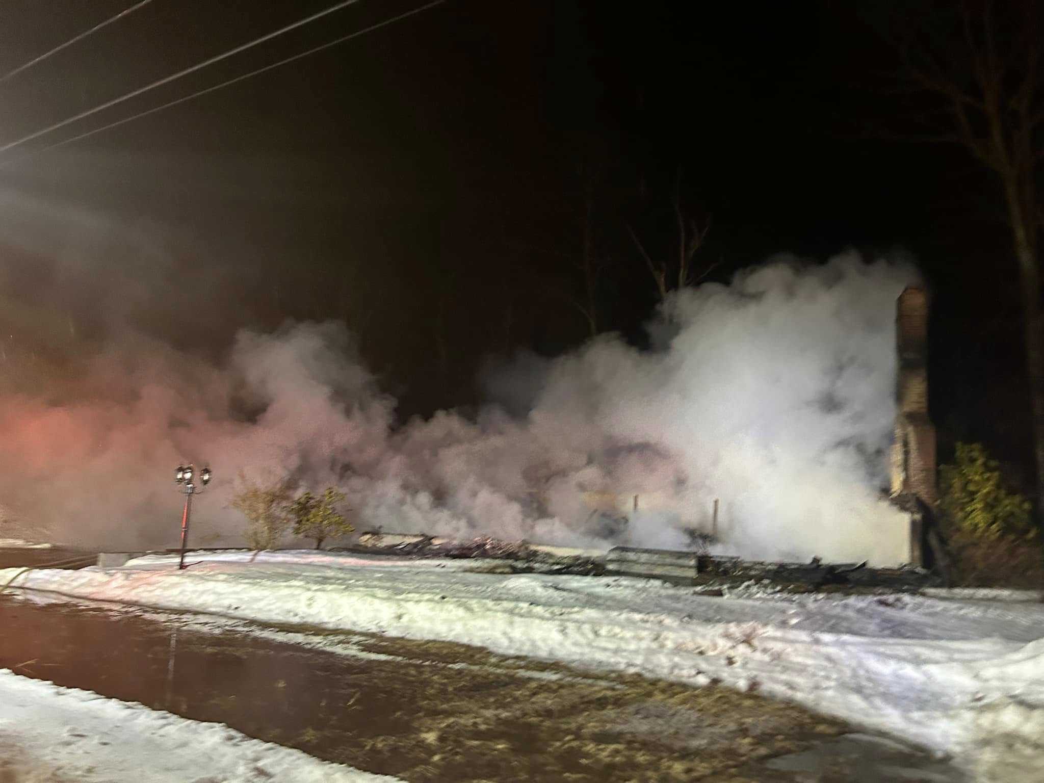 Fire destroys vacant home in Yarmouth - WMTW