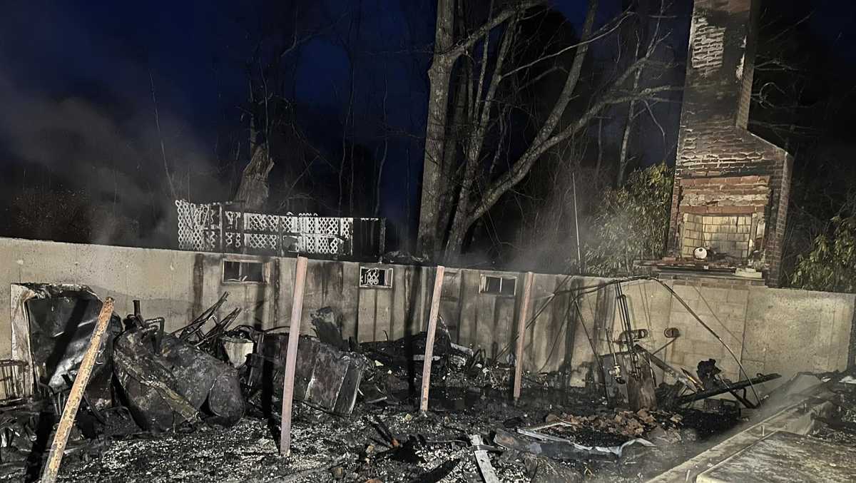 Fire destroys vacant home in Yarmouth - WMTW
