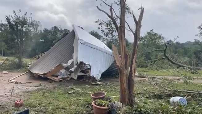 Tornado picks up family's trailer, drops it 30 yards away - Vimarsana News