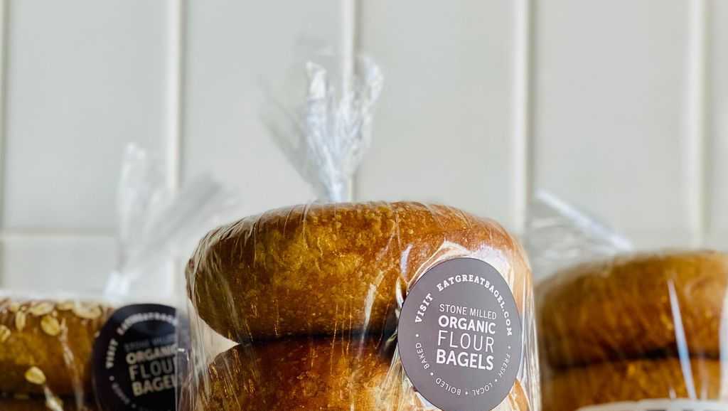 Bagel Shops Expand and Innovate Nationwide