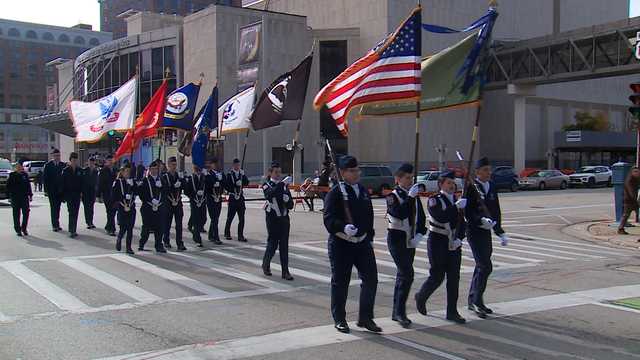 Milwaukee honors those who've served in 2023 Veterans Day parade - Vimarsana News