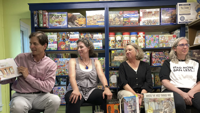 Books banned in other states fuel Vermont lieutenant governor's reading tour - Vimarsana News