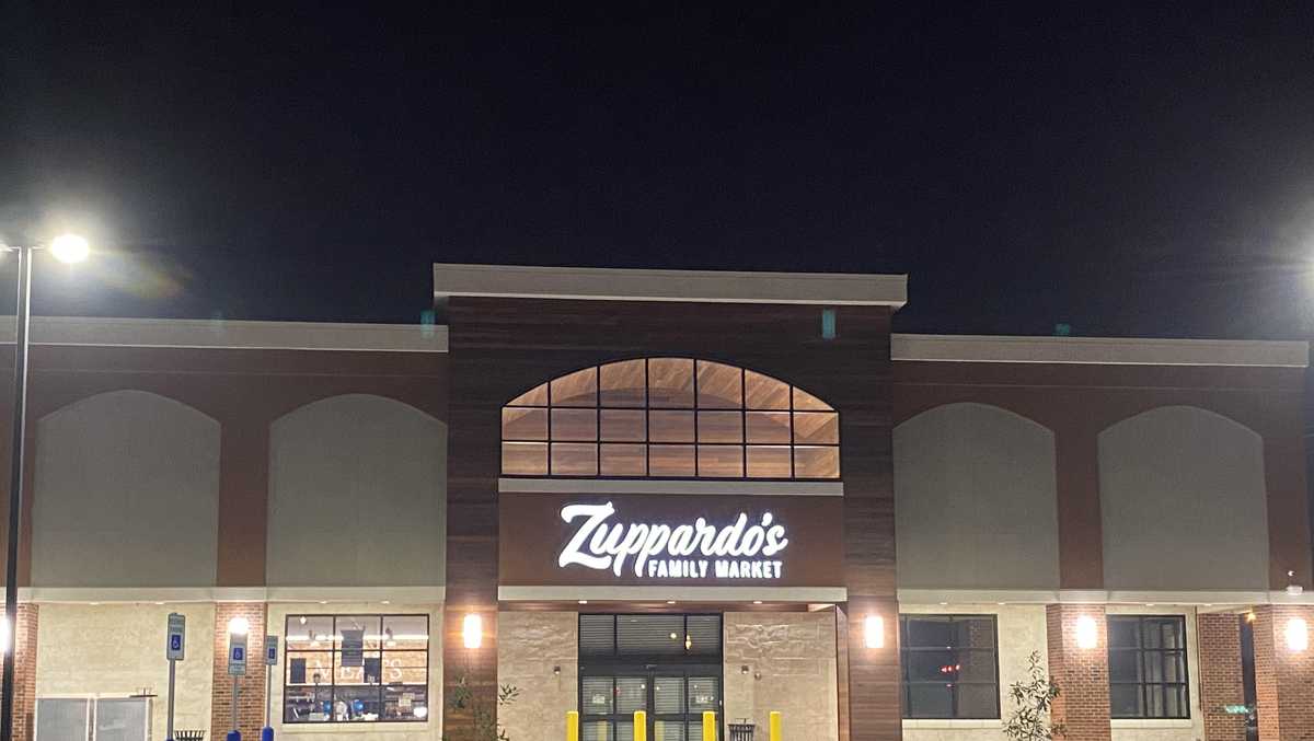 Coronavirus impacts Metairie grocer opens early for seniors only