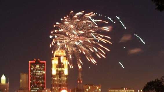 fireworks des moines