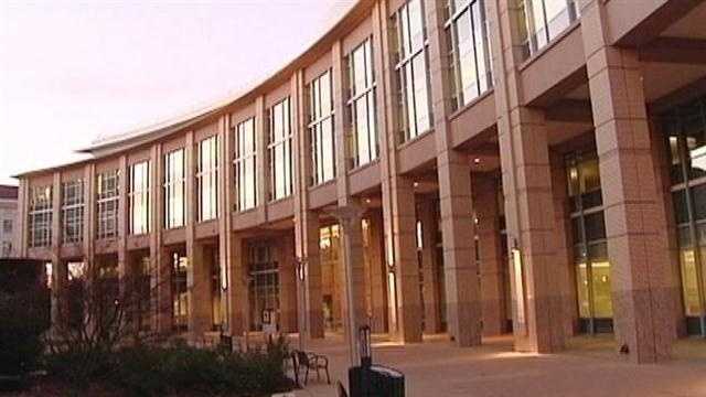 Sacramento City Council passes ordinance banning homeless from sleeping outside City Hall