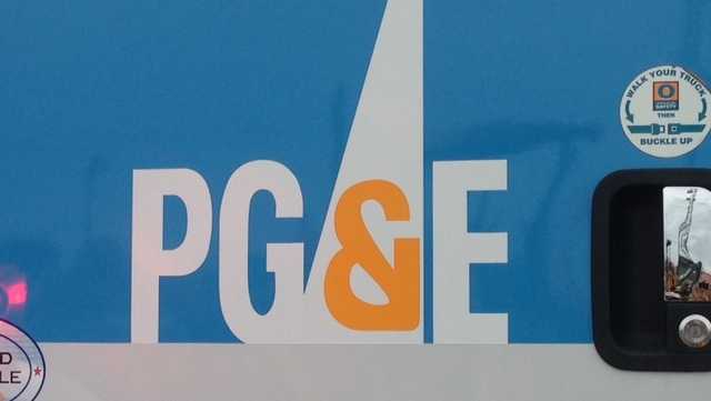 Massive PG & E power outage leaves approximately 61 , 000 customers in the dark across Placer County