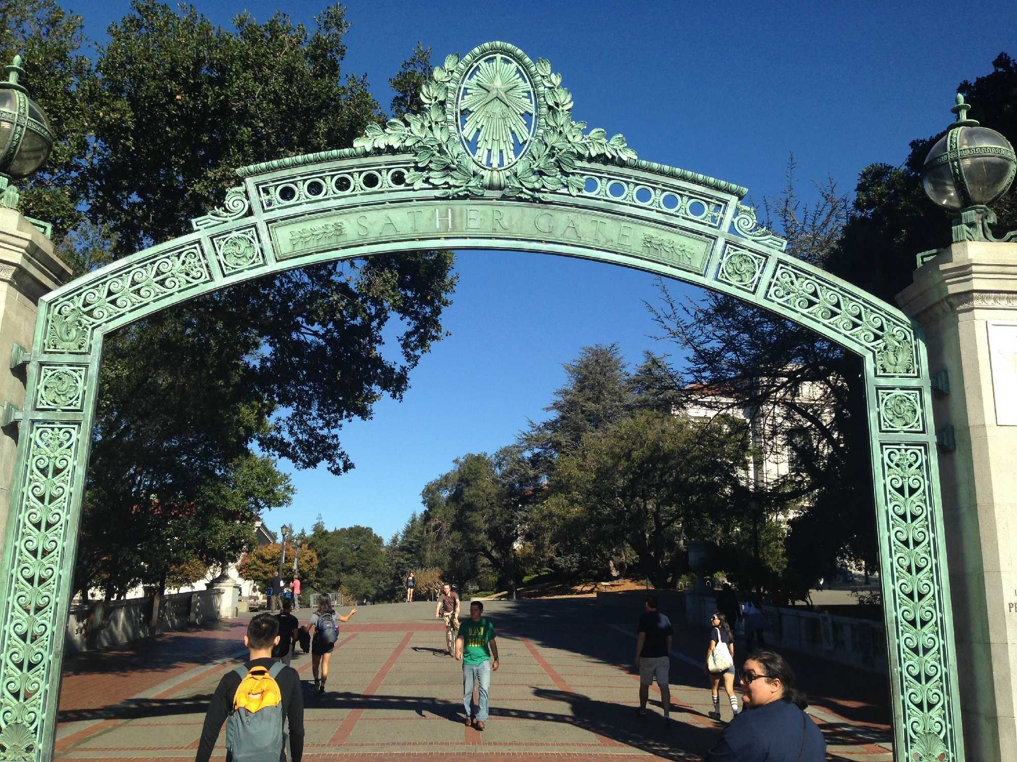 File:UC Berkeley Sather Tower - Jan 16, 2022.jpg - Wikimedia Commons