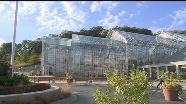 Lauritzen Gardens temporarily closes due to staffing shortage - Vimarsana News