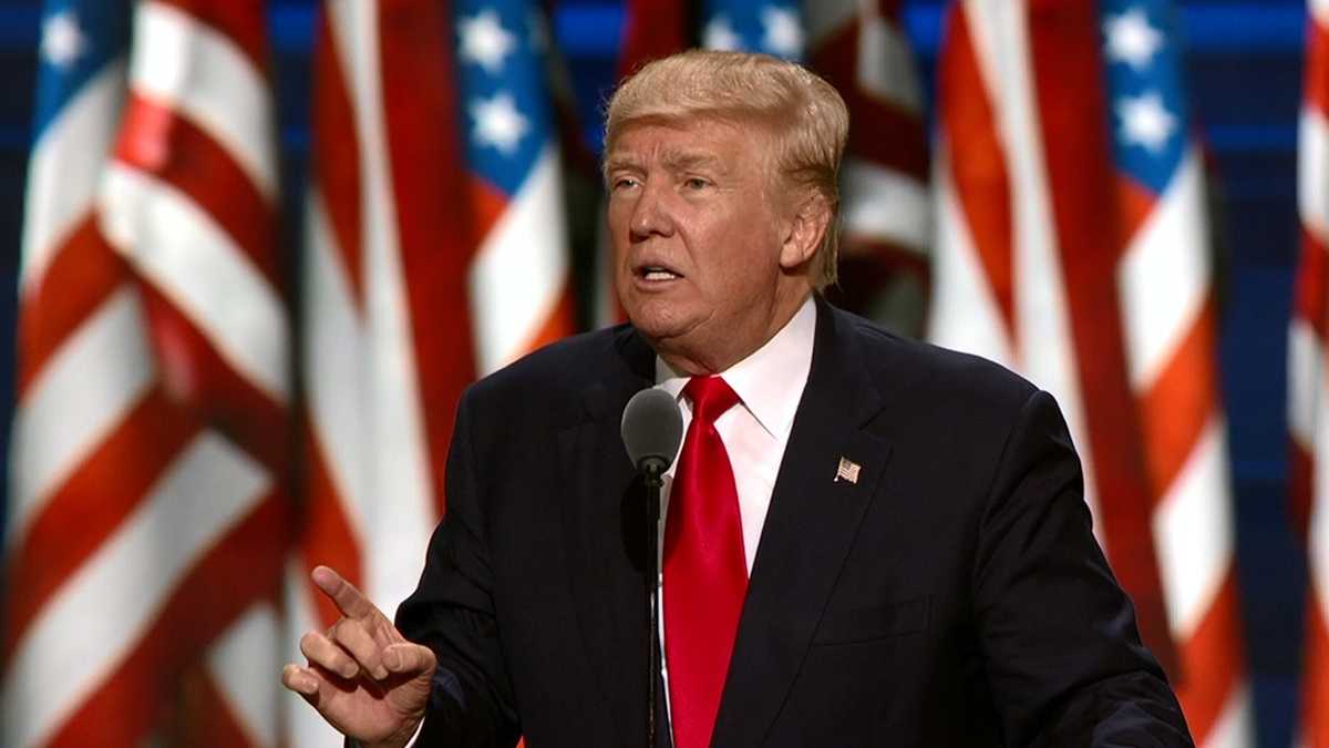 President Trump addresses crowd at Drake University