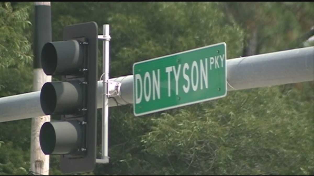 Ask Kelly: When will the extension of Don Tyson Parkway west to 112 begin?