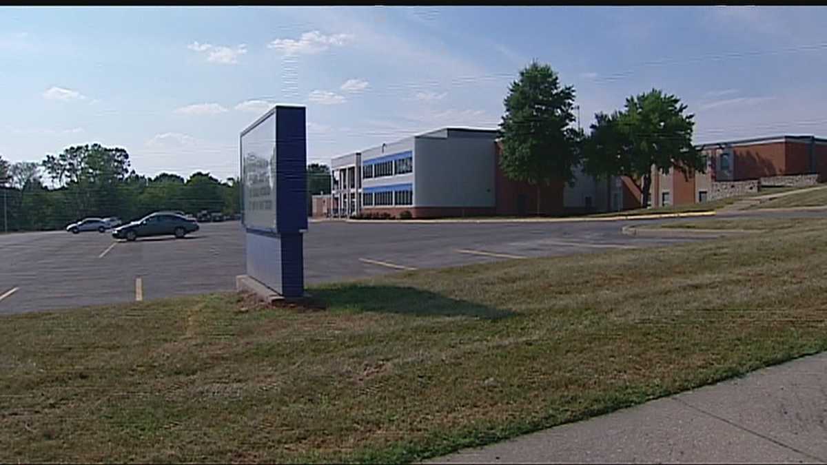 Raytown Middle students monitored for signs of trauma after bus passes ...