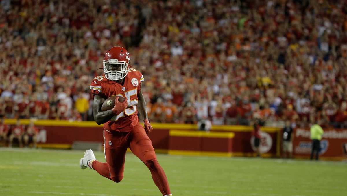 Tuesday's NFL: Jamaal Charles to retire after signing with Chiefs