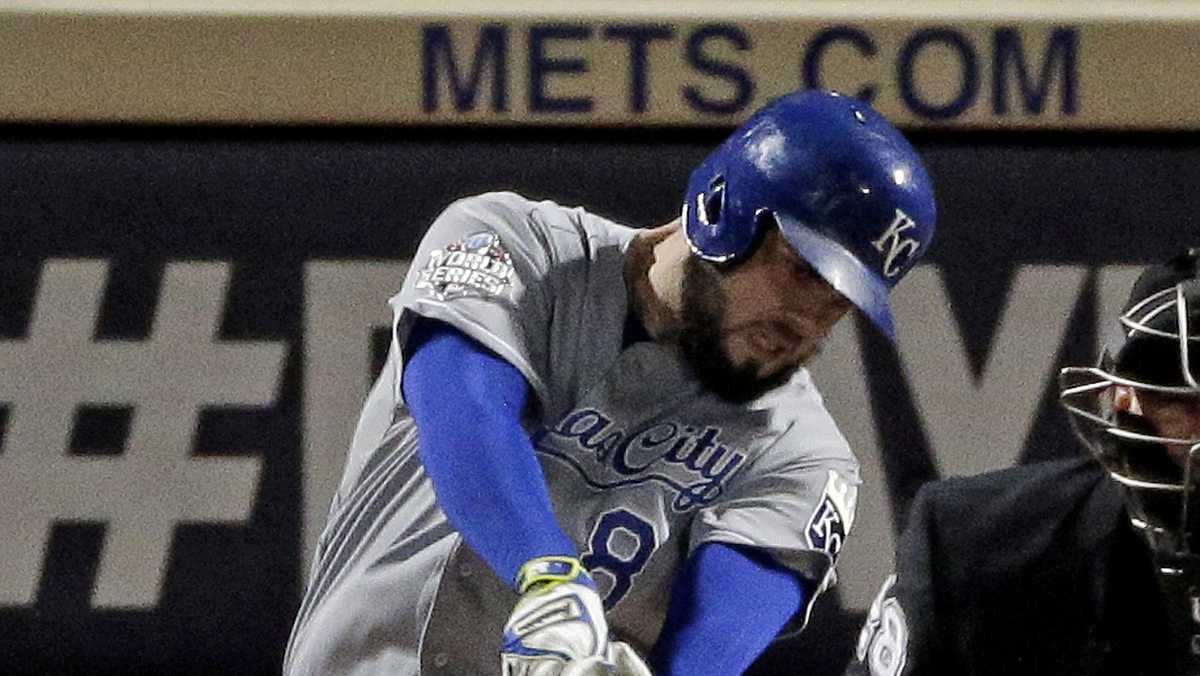 Mike Moustakas earns Comeback Player of the Year award