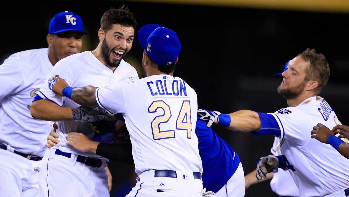 Royals fans embrace Eric Hosmer in his return to Kauffman Stadium - The  Athletic