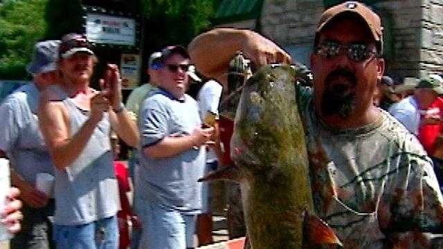 Catfish and country music as Okie Noodling Festival returns - Vimarsana News