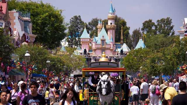 Disneyland Hotel remains closed. Here are the best hotel options near Disneyland to try instead. - Vimarsana News