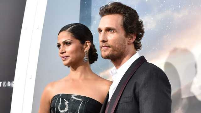 matthew mcconaughey popped the question to his girlfriend of six years, model camila alves, on christmas day 2011