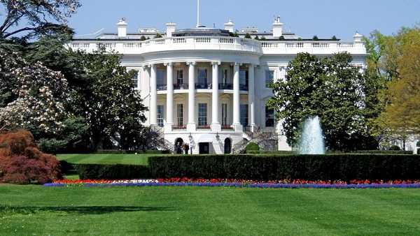 The White HouseLocation: Washington D.C.Even the most famous house in America cannot escape the occasional haunting. It has been reported that those living and working in the White House have felt unexplainable presences, heard strange noises, and even seen ghosts and apparitions. (Source: History.com)