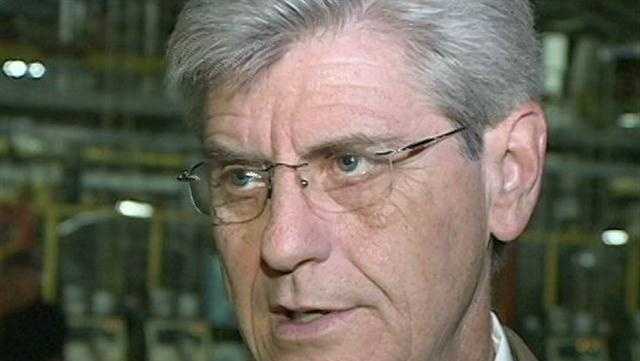 Former Gov. Phil Bryant releases text messages in connection to welfare fraud scandal - Vimarsana News