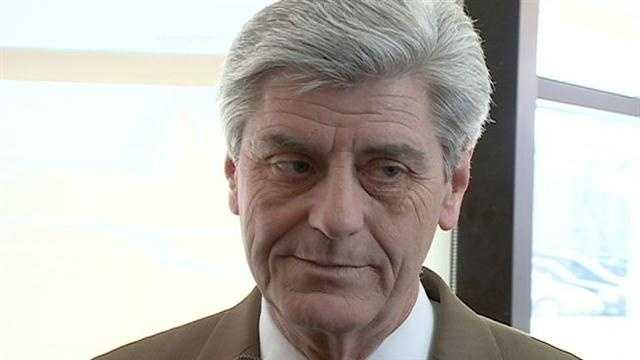 Former Mississippi governor Phil Bryant news site lawsuit - Vimarsana News