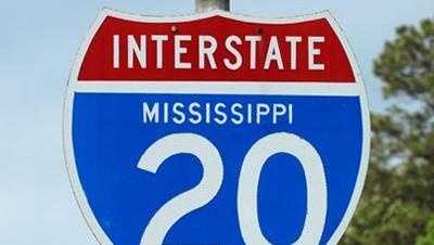 1 killed in Hinds County crash involving 18-wheeler