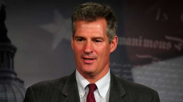 Scott Brown Enters NH Senate Race as GOP Frontrunner