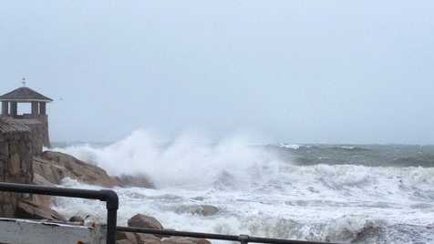 Shrewsbury man dies while diving at Rockport, Massachusetts beach