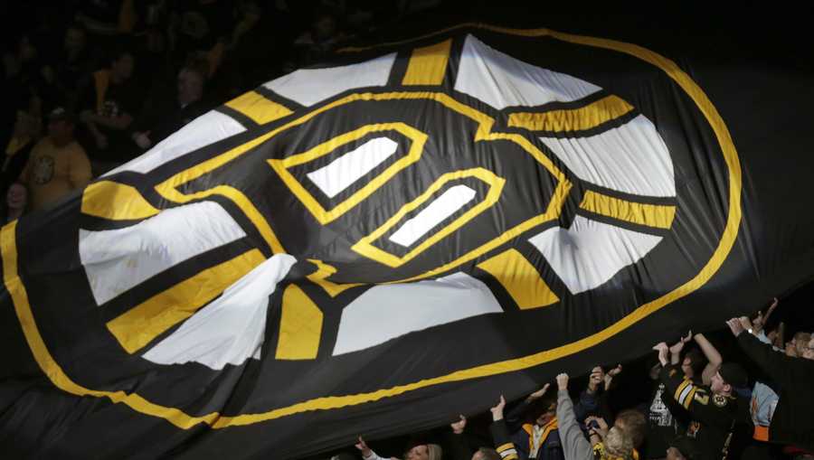 Boston Bruins Flags Replace Usual Pin Flags at Granite Links Golf Club for  Stanley Cup Support 