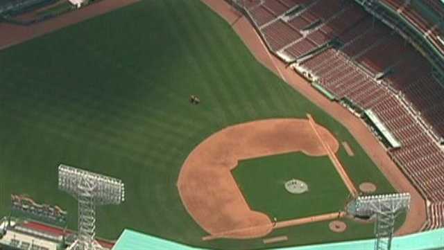 Rain delays Sunday's Red Sox-Royals start time at Fenway Park