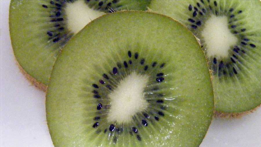 Kiwi: Kiwi also contains high amounts of Vitamin C, which help fight against macular degeneration. 
