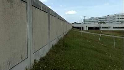 Tulane study finds some levees in New Orleans are sinking
