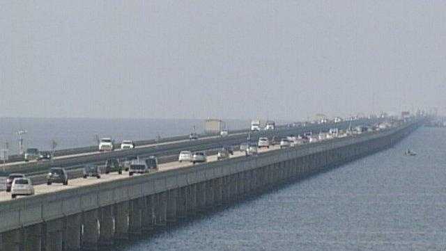 Car wreck New Orleans Lake Pontchartrain Causeway
