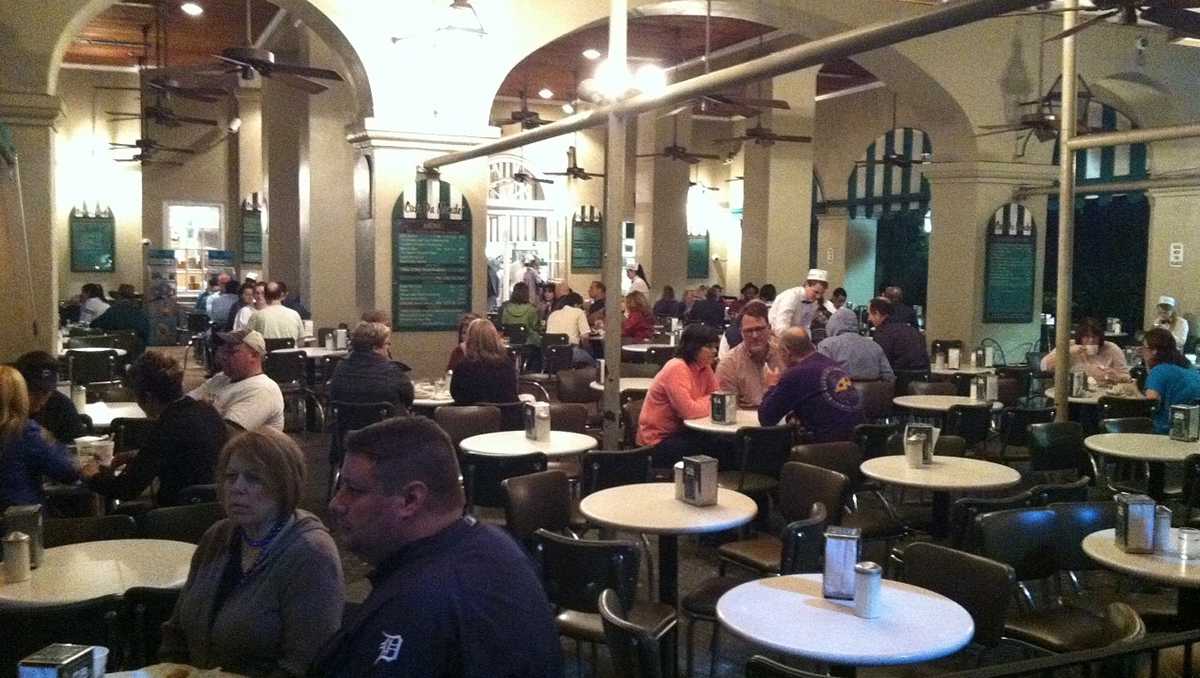 Cafe Du Monde opens in City Park