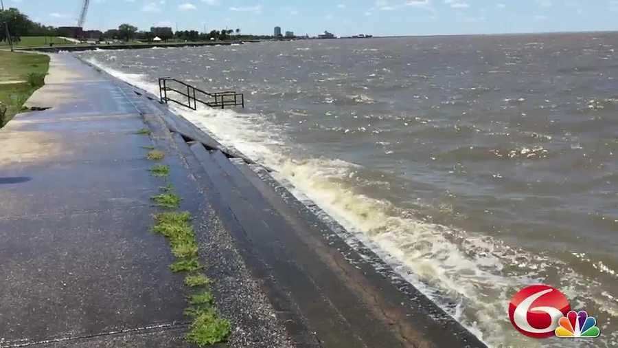 WDSU photographer Chip Hornstein provides you with a soothing look at the waves crashing from Lake Pontchartrain.