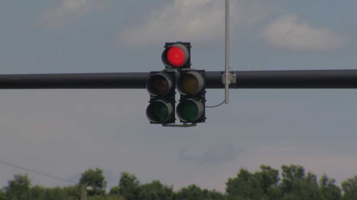 Florida House votes again to repeal red light cameras