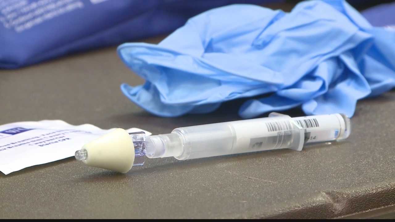 Rapid response with Narcan revives high school student following collapse - Vimarsana News