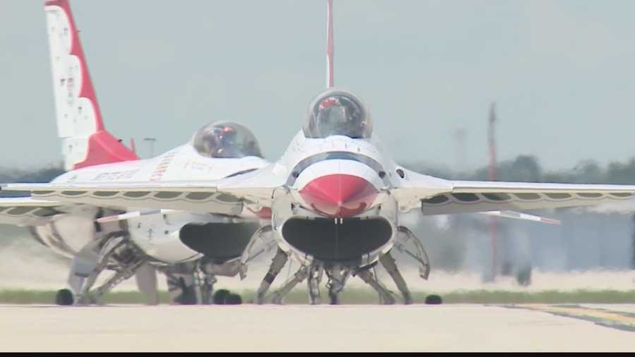 USAF thunderbirds take to the skies of Milwaukee