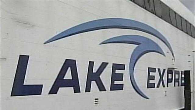 Lake Express ferry helps in rescue of 7 people after boat sinks on Michigan side of Lake Michigan - Vimarsana News