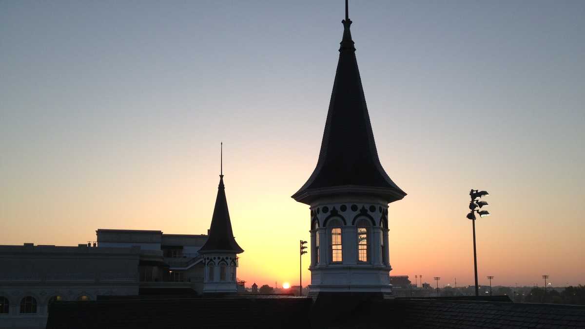 Downs After Dark is back at Churchill Downs for spring meet
