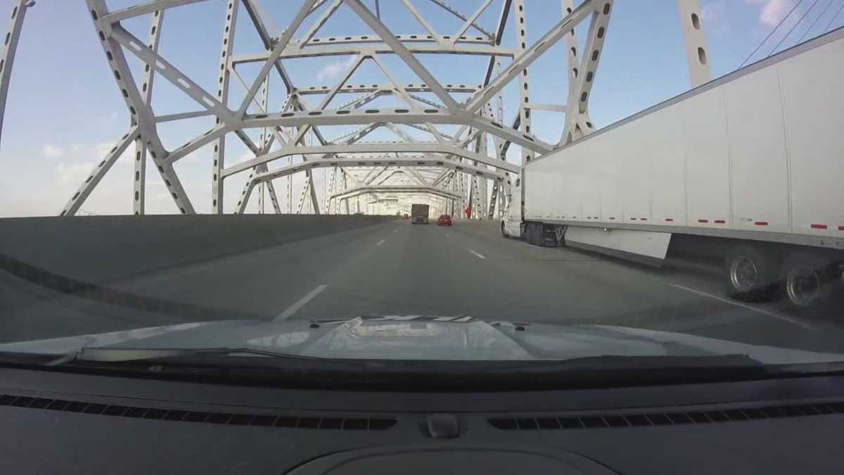 Toll rates about to go up for bridges connecting Louisville, S. Indiana