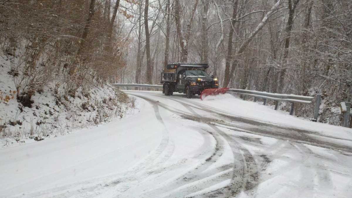 ODOT looking to fill 500 seasonal snow plow driver positions
