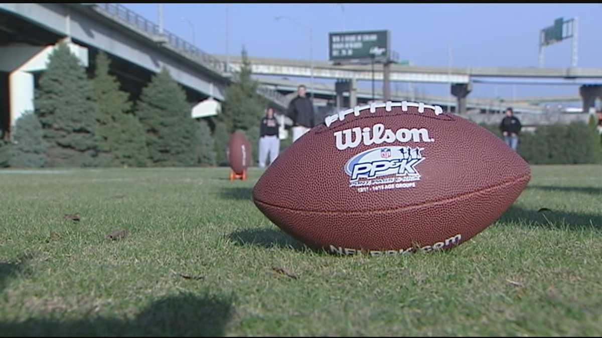 Cincinnati Bengals Donate and Pack Education Kits for CPS Students - ABC  Cincy