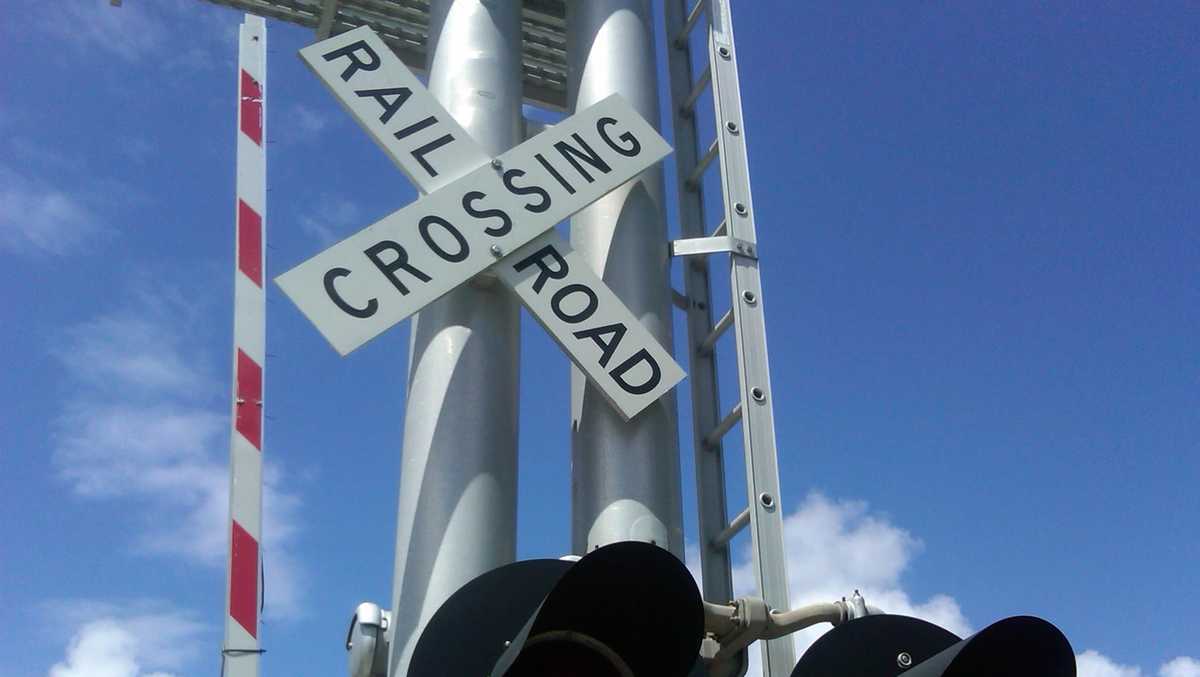 Pedestrian killed by train in Lake Worth, identified