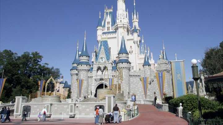 Walt Disney World to require masks indoors once again