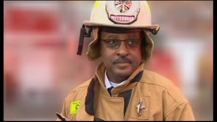 Suspended Pittsburgh Fire Chief Darryl Jones to retire in Sept . 2026